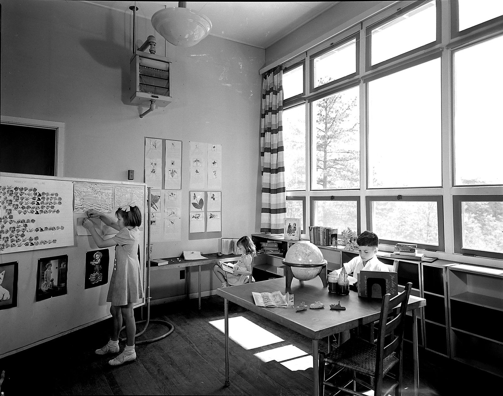 Children in the Smith Creek school classroom, 1944