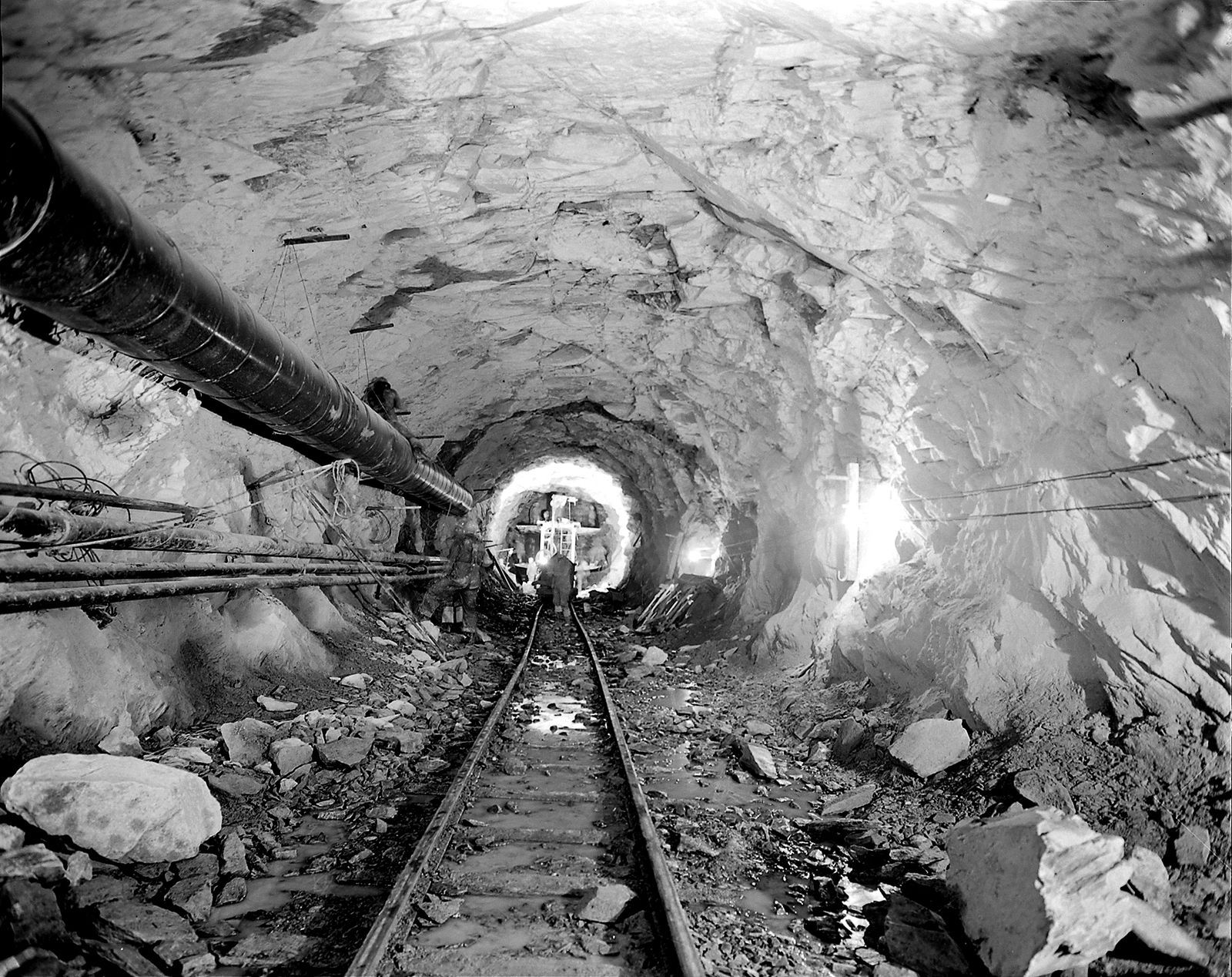 Workers inside the Apalachia tunnel during construction